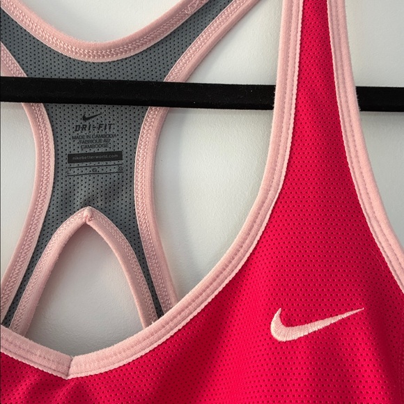 Nike Size L Dri-Fit 2-Tone Racerback Tanktop - Pink - Picture 2 of 6